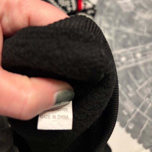 Black and Red Cozy Sweatshirt with Festive Patterns - Picture 5 of 8